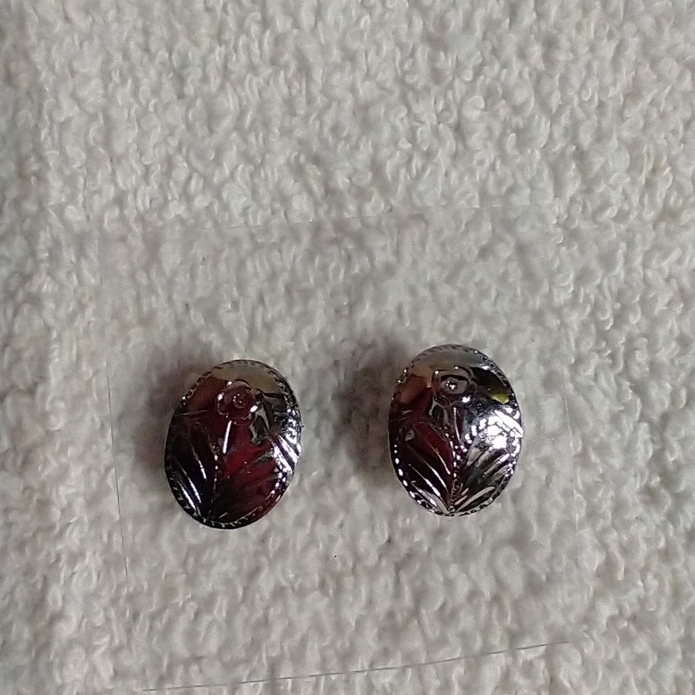 Silvertone floral post earrings